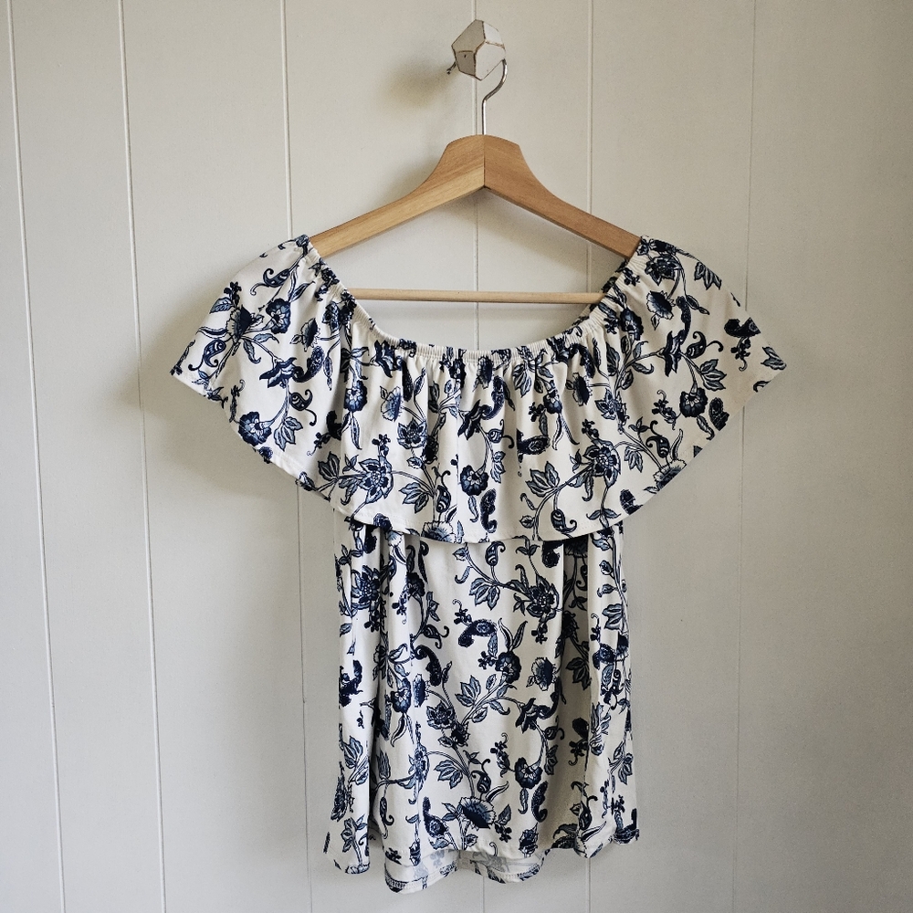 ☆ PINCH Paisley Off-Shoulder Top